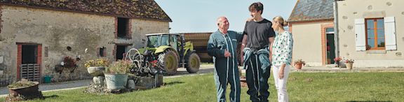 Cerise avec famille agriculteurs